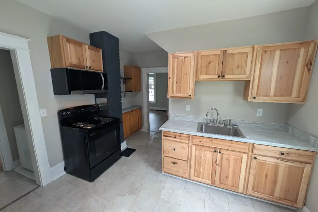 1825 Patterson Ave SW unit A – photo 1