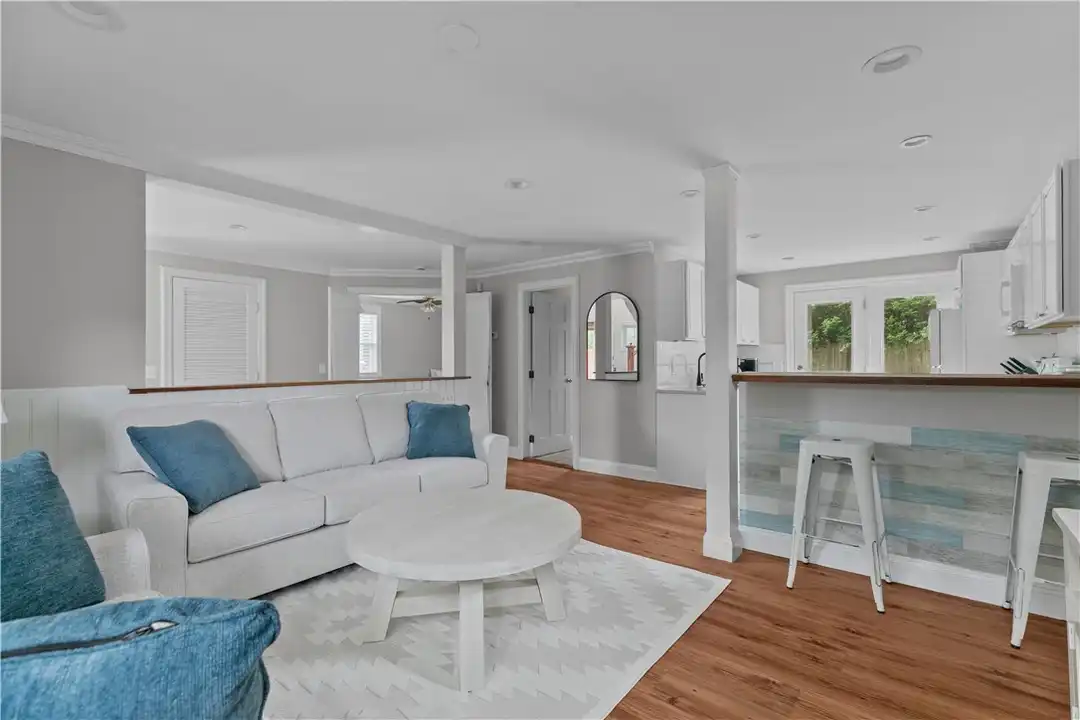 House in Middletown - View 2