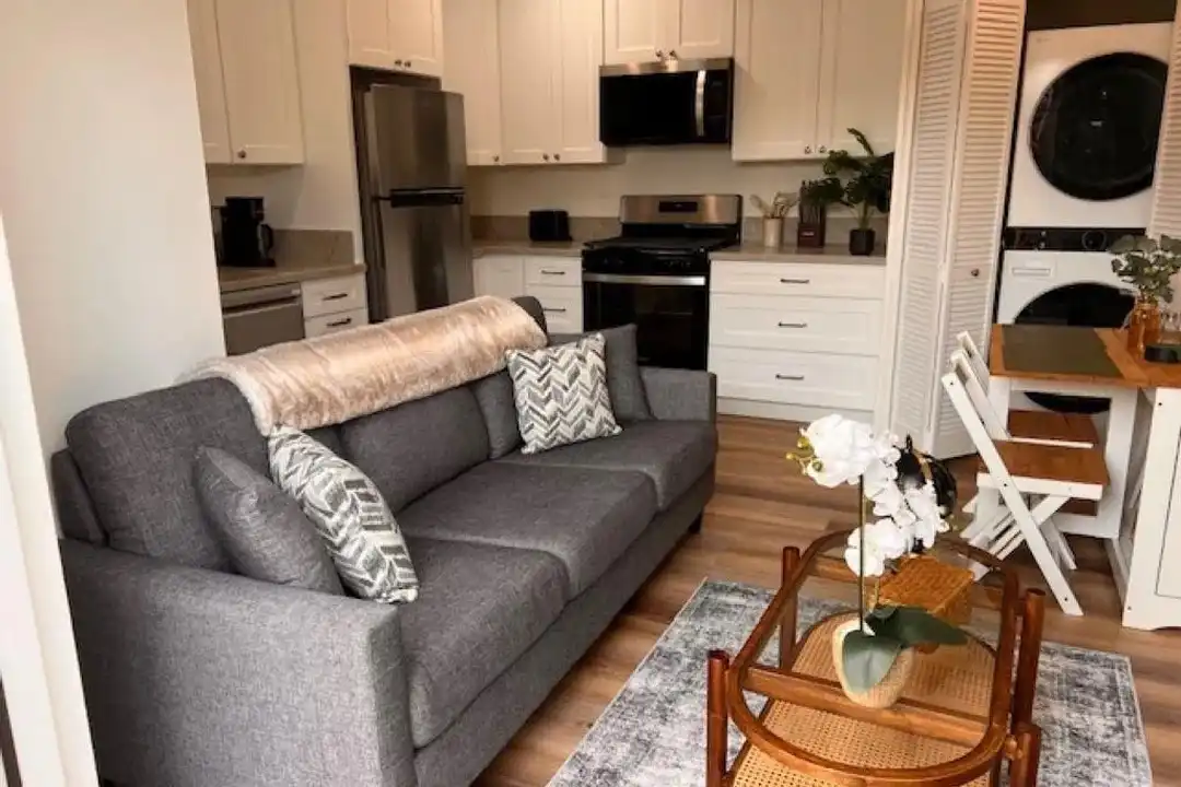 1044 3rd St – photo 1