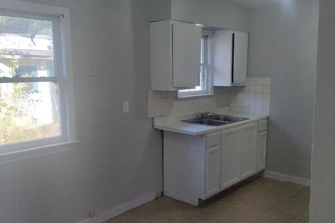 12510 Summerland Ave – pohled 2