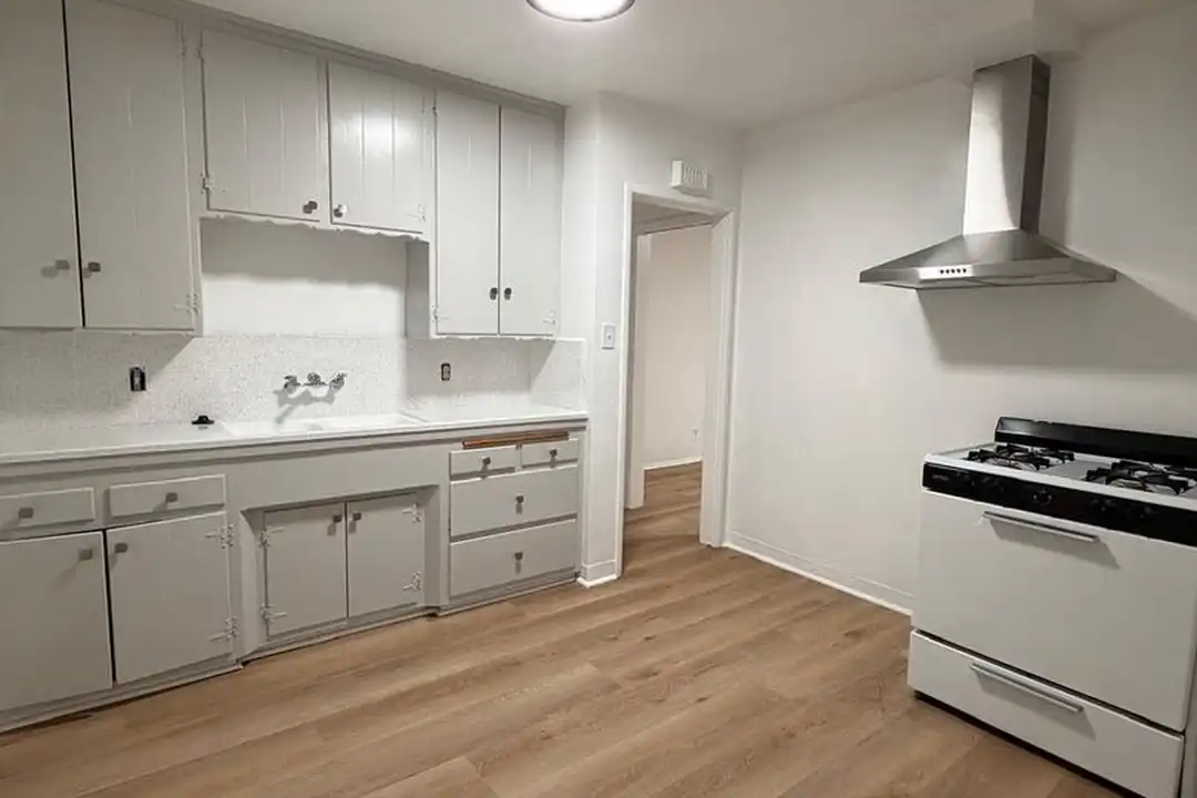935 N Louise St unit 2 - View 3