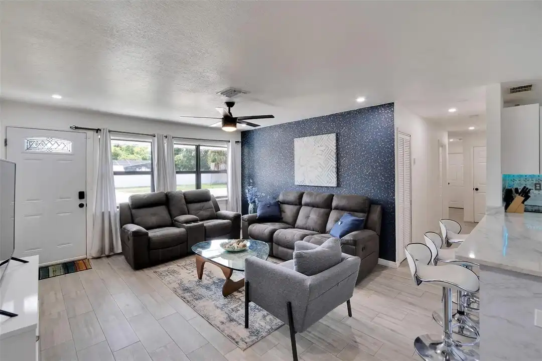 4731 W Montgomery Ave – pohled 4