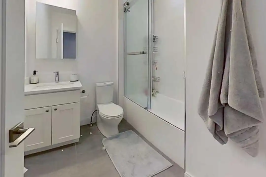 144 Chelsea St - View 5