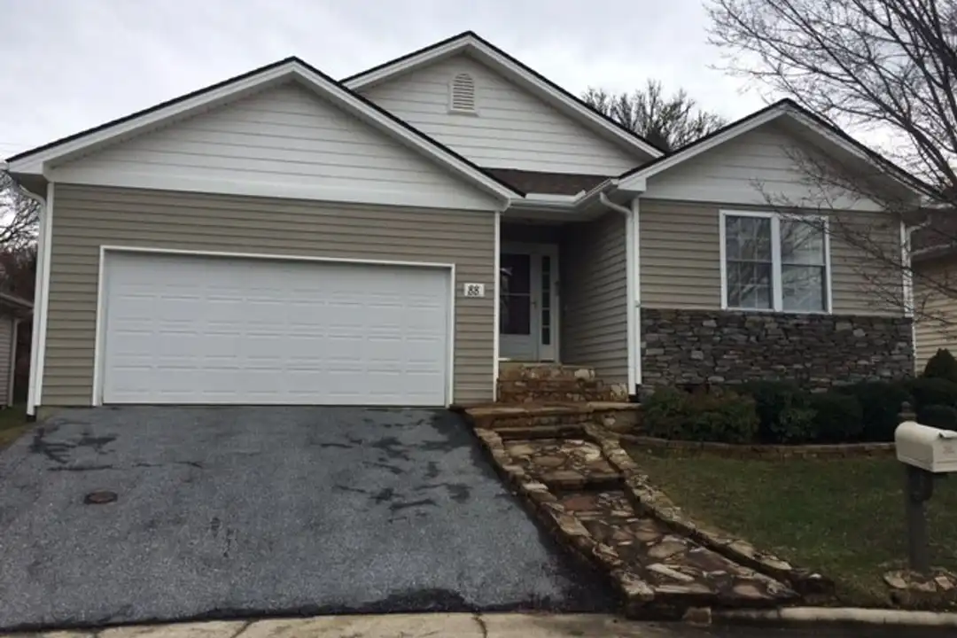 88 E Danbury Ln – photo 1 of 13