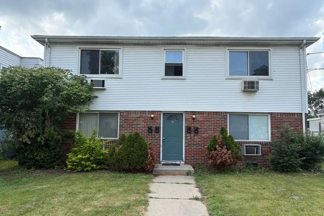 880 Wright Ave unit #4 – photo 1 of 5