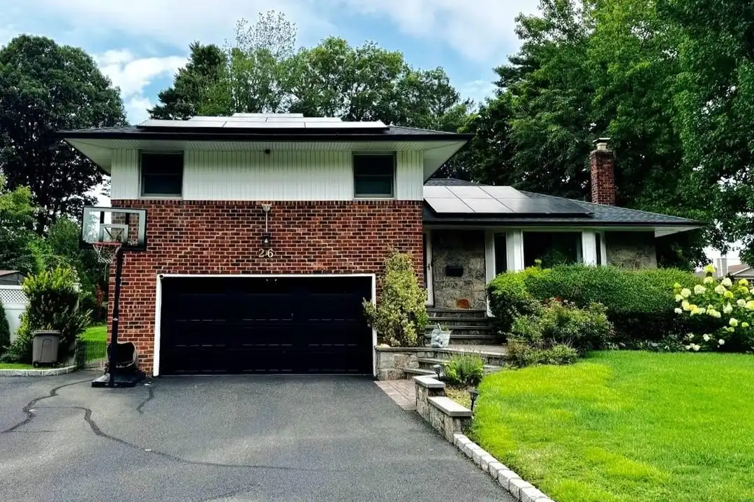 26 Canterbury Rd – photo 1 of 19