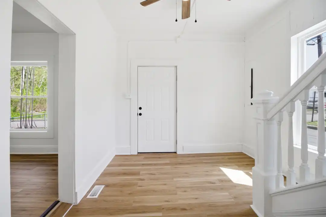 178 N 1st St - More