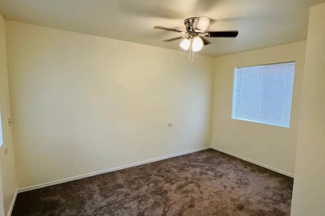 915 Defoe St unit B - View 5
