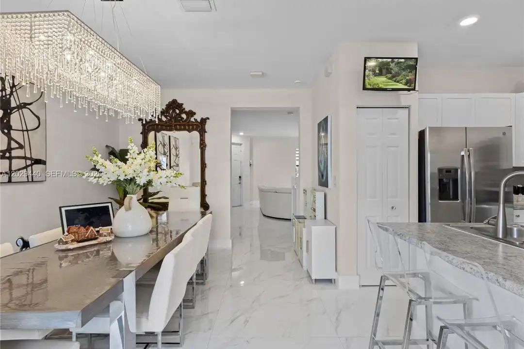 Apartment in Hialeah - View 3