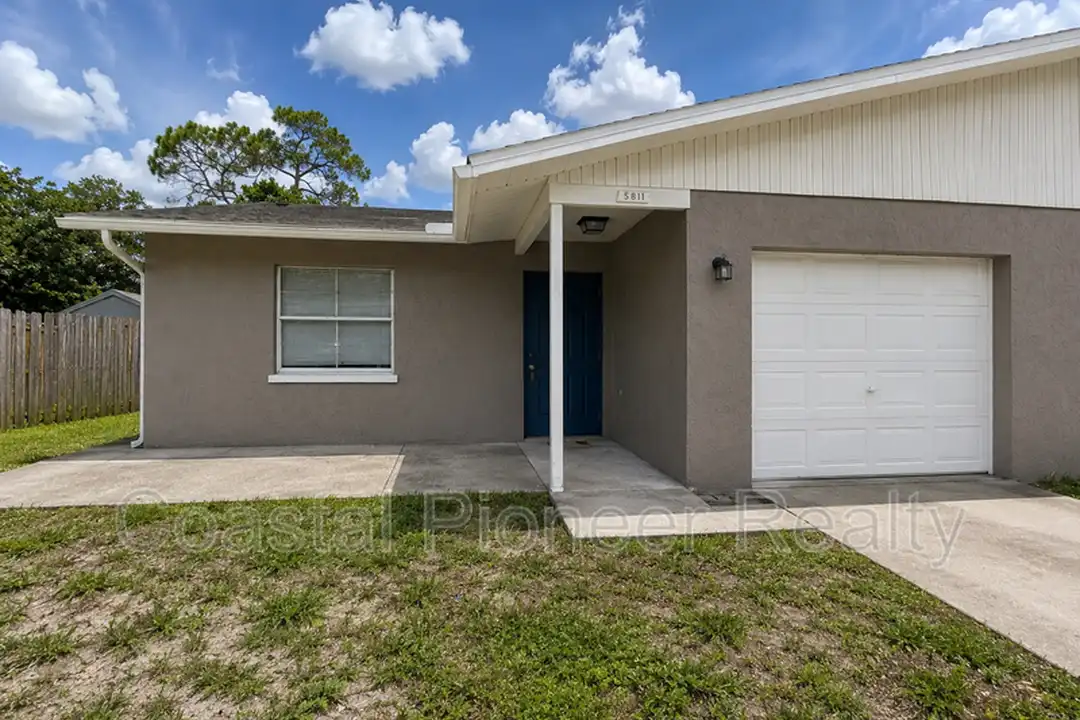 5811 4th St E – photo 1