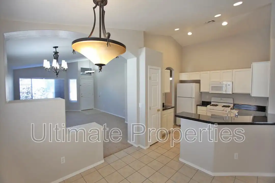 7725 W Foothill Dr - View 6