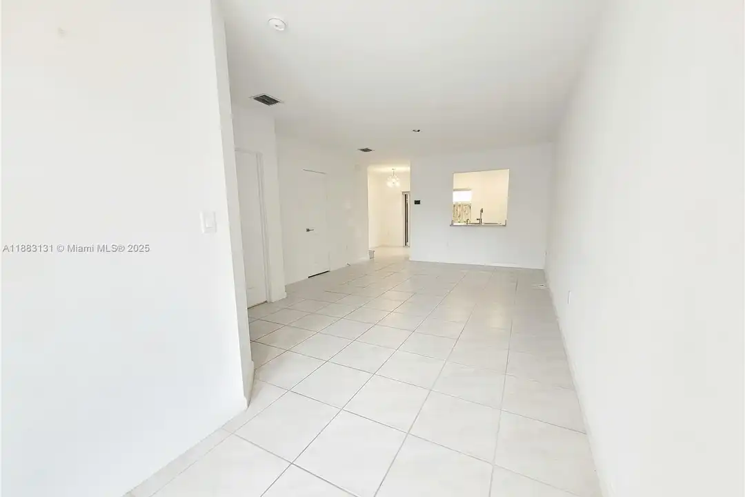541 NE 4th Ln - View 2