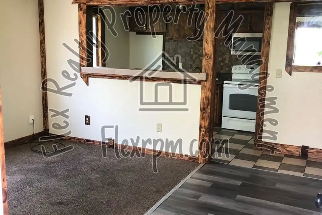 1112 Bronson Ave unit FRONT – photo 1