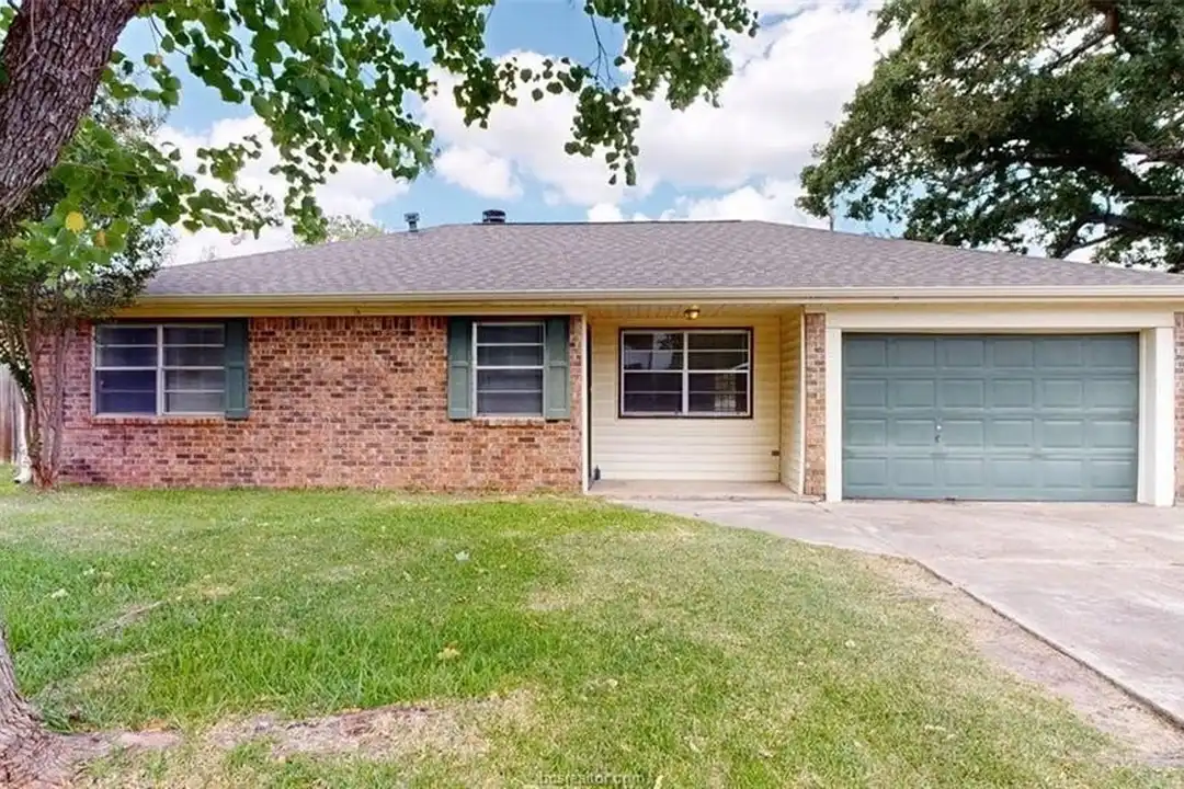 1107 Braeswood Dr – photo 1