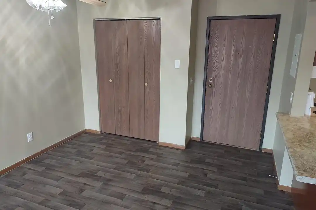 Regency East Apartments - View 5