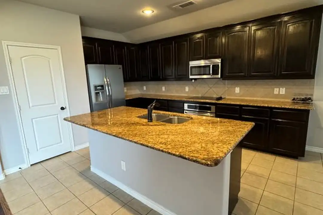 421 Commonwealth Dr - View 2