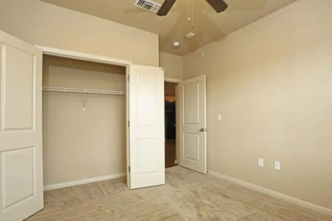 Apartment in Austin, Travis - View 2