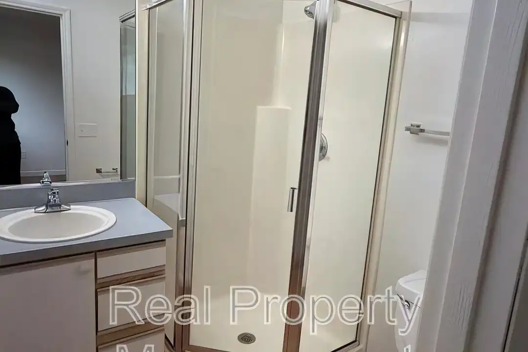 2034 South Main St unit 8 - Aanzicht 5