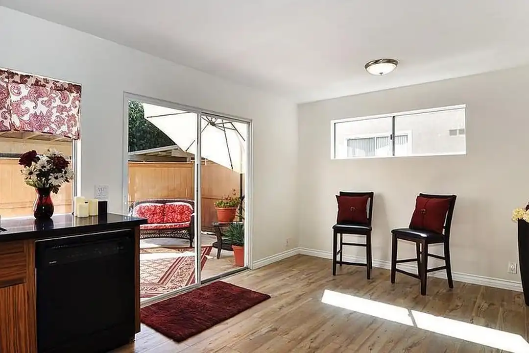 22 Elderglen - More