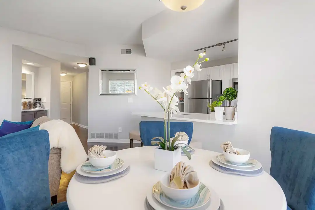 The Bluffs at Highlands Ranch - 600 W County Line Rd - Highlands Ranch ...