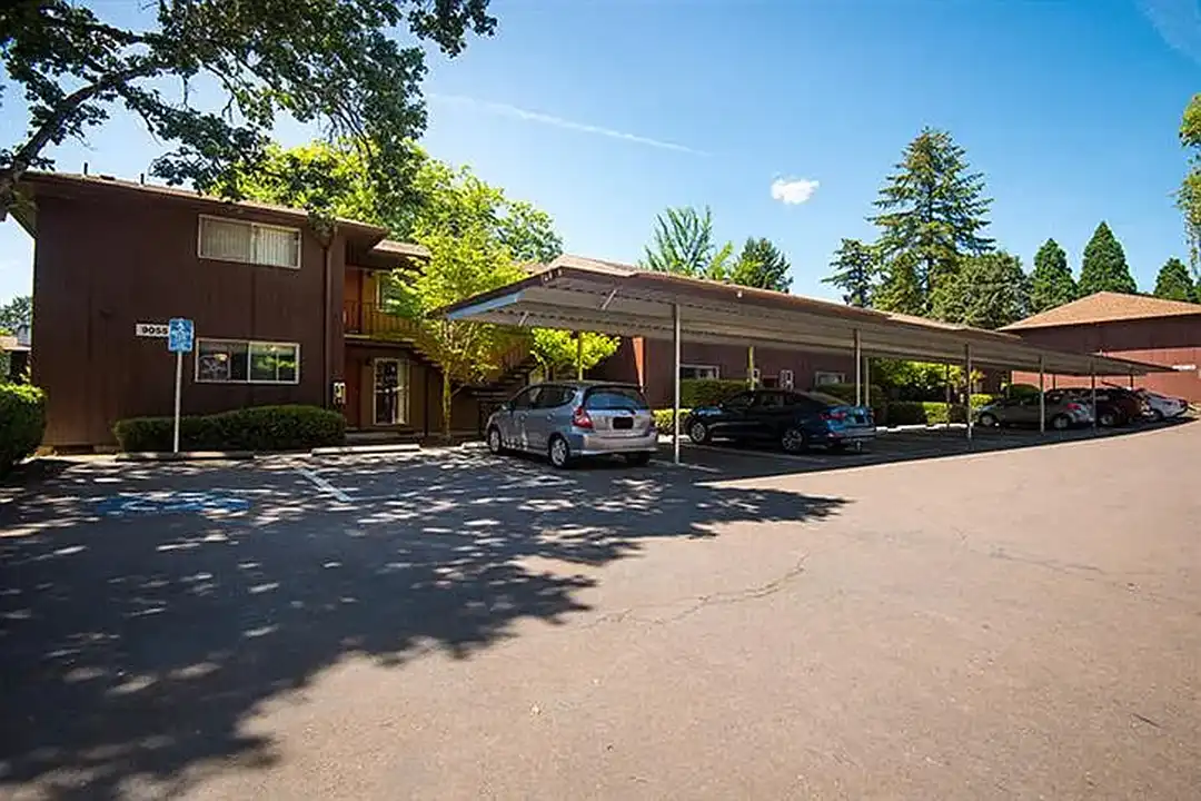 Royal Oaks Apartments - Więcej