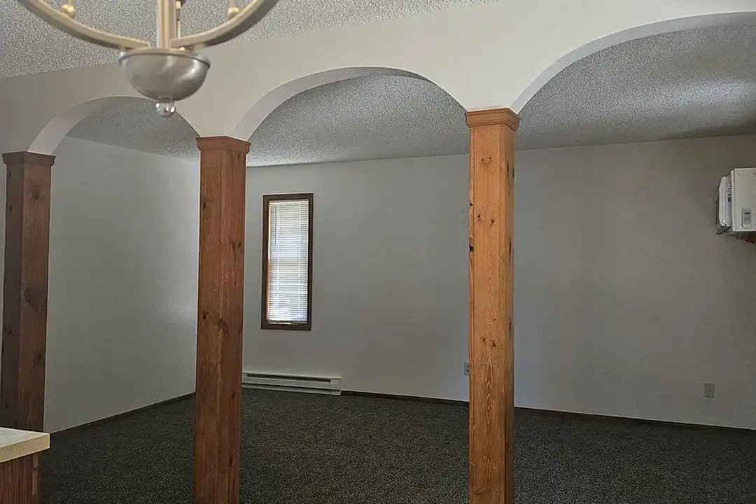 Chateau Villa Apartments - View 3