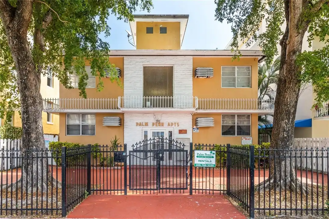 1611 Pennsylvania Ave #4 - View 2