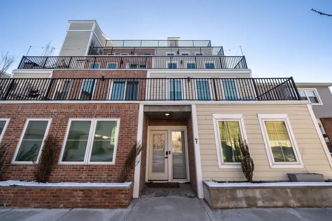 83 Waverly St #1 – photo 1