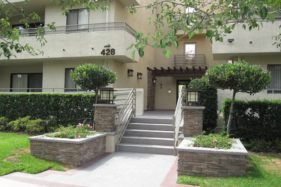 428 Hawthorne St - More