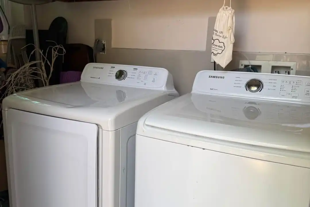 4172 SW 23rd St – photo 1