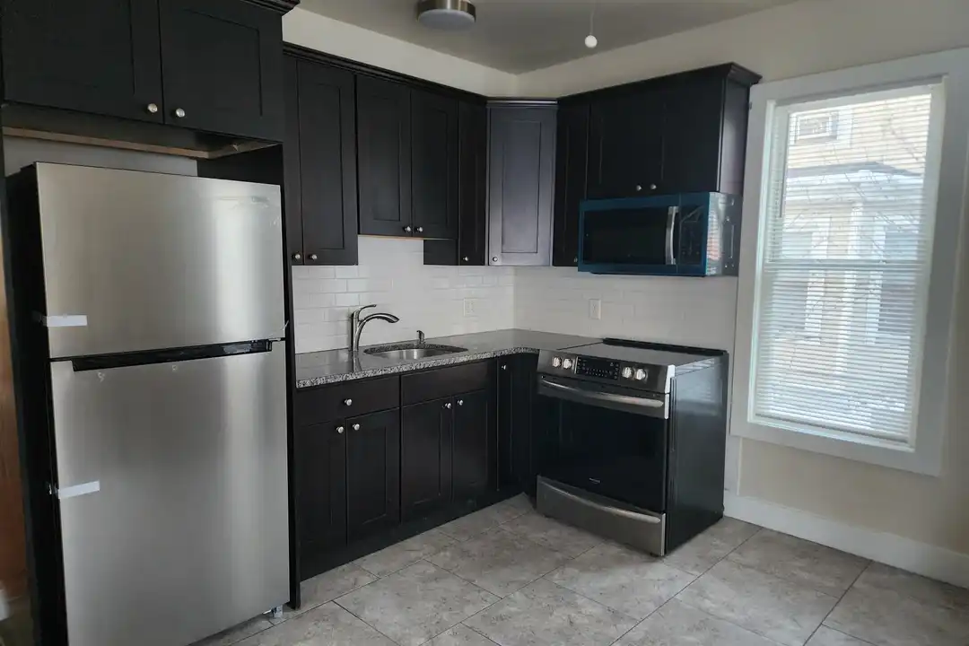 157 N Clinton St unit B – photo 1