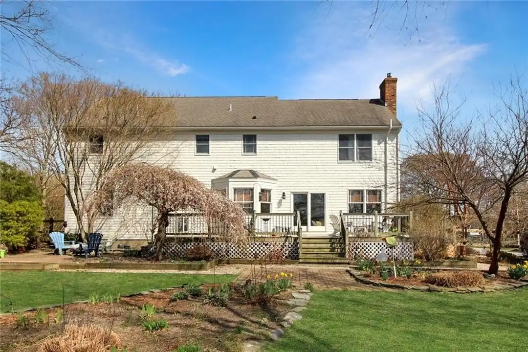 641 Middle Rd - View 3