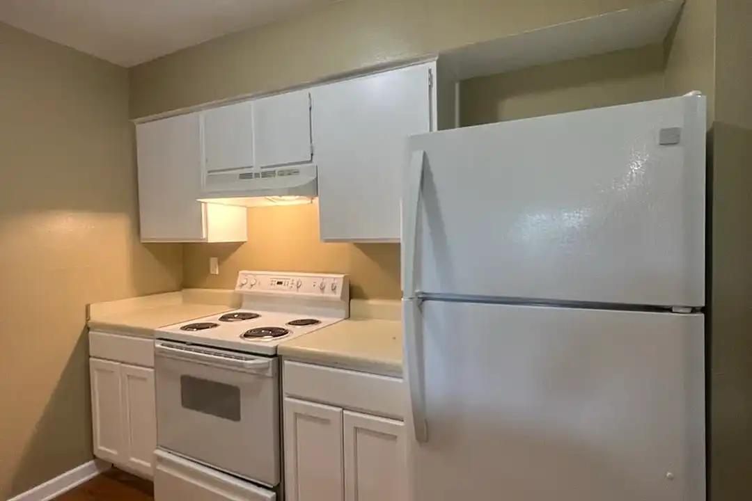 OAKVIEW APARTMENTS - View 4