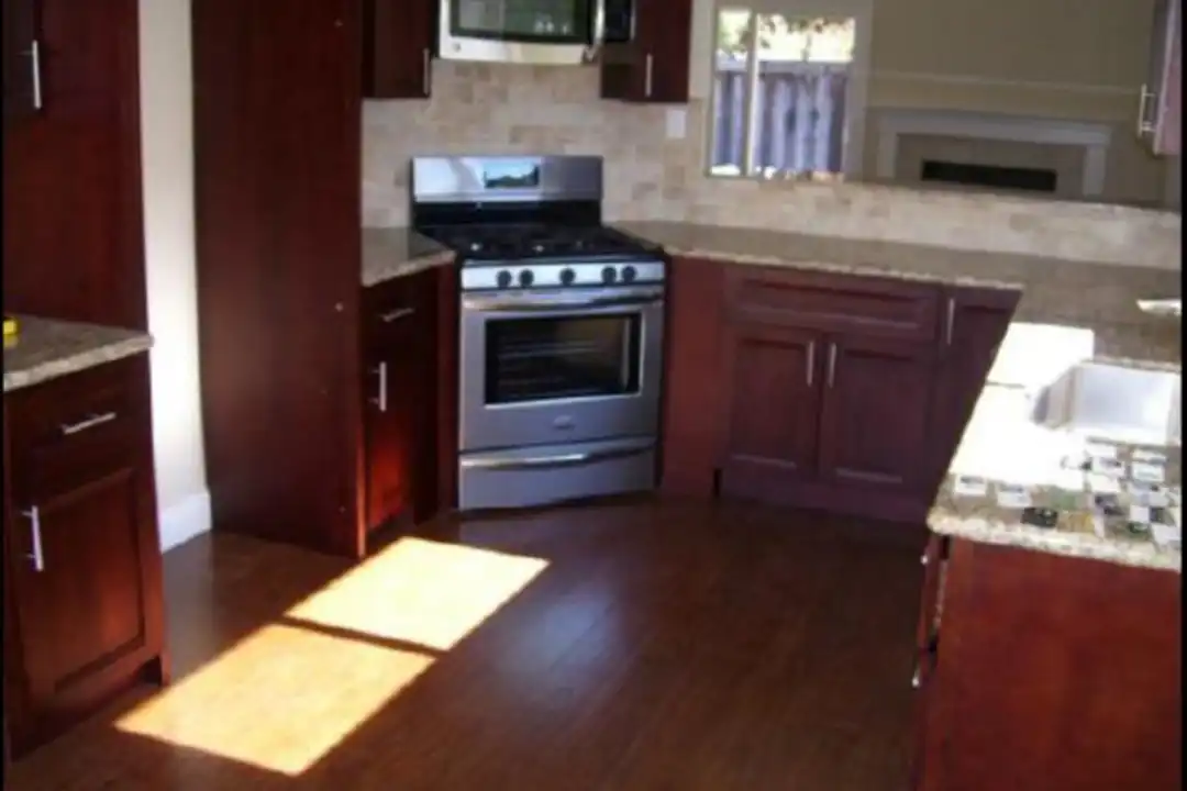 110 Fiesta Ct - View 3