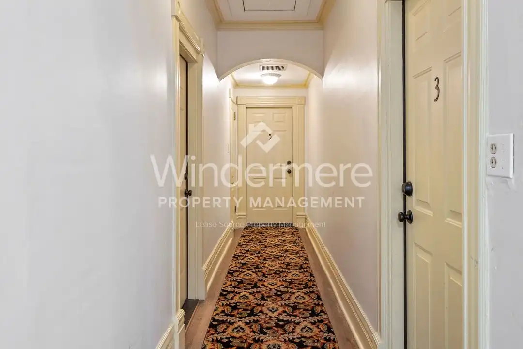 628 S Maple St unit Unit 5 - View 5