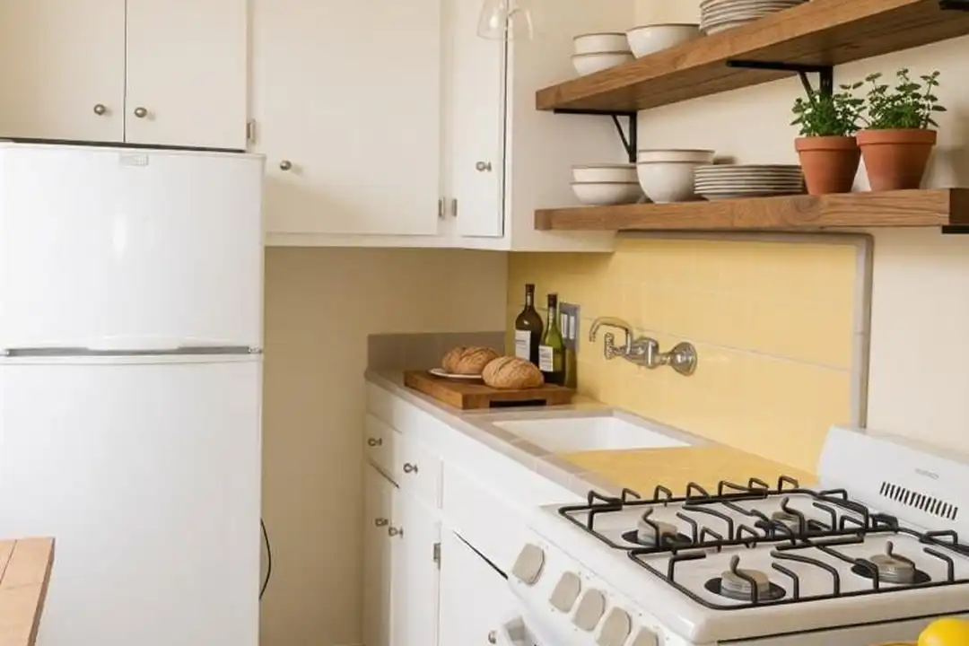 477 Bancroft Ave – photo 1 of 4
