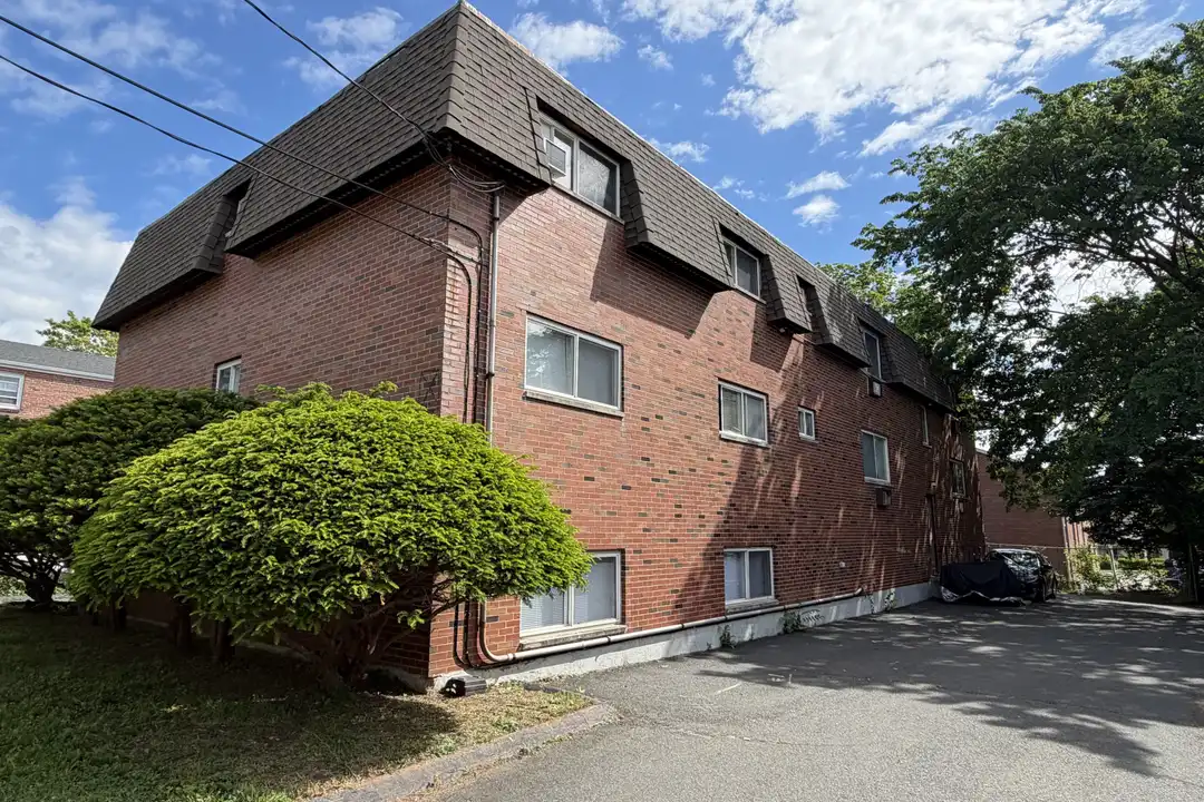 385 High St