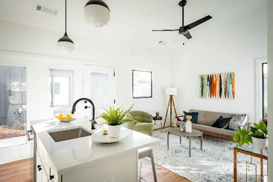 940 Mauldin St SE - View 2