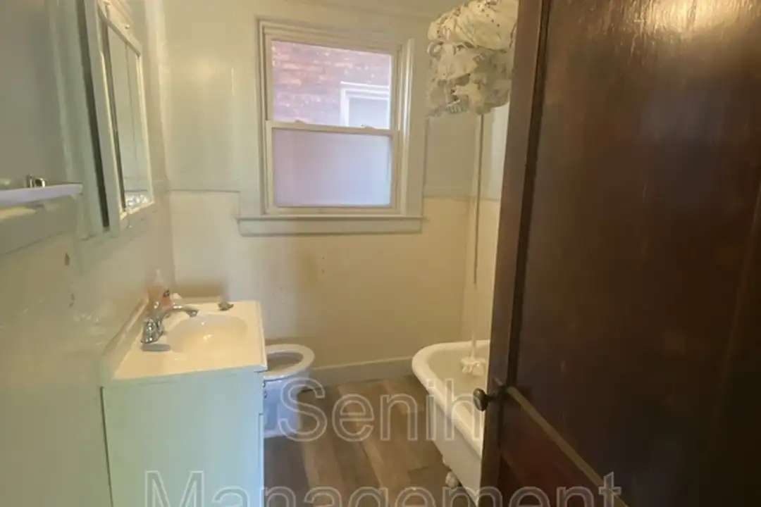 House in Detroit, Chadsey Condon, Wayne - View 5