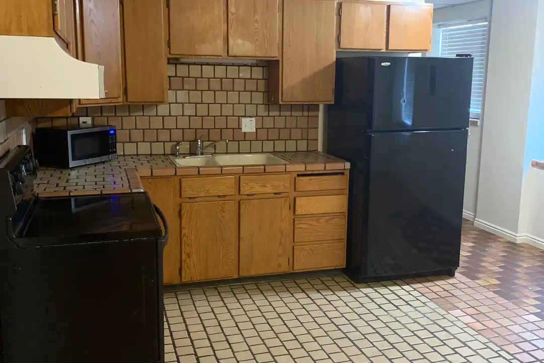 57 W Vine St unit 153 – photo 1 of 6