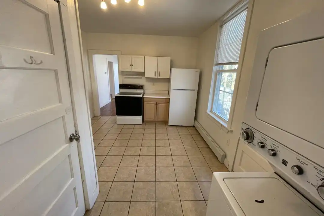 229 Wood St unit 2 - View 4