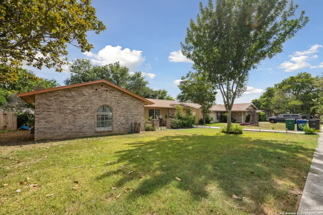 6738 Spring Manor St - View 2