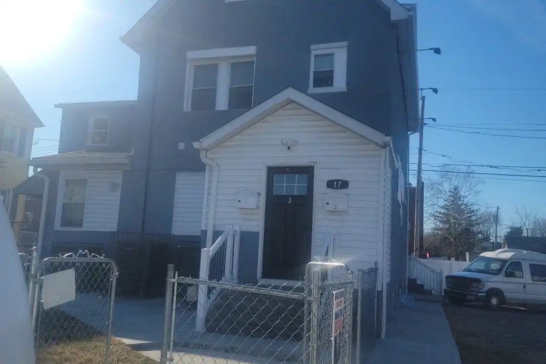 17 W Talbott St – photo 1 of 16
