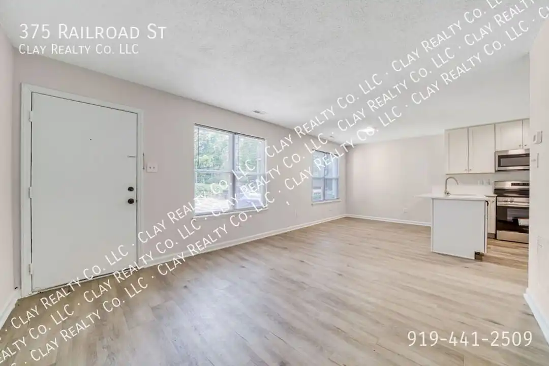 375 Railroad St - View 4