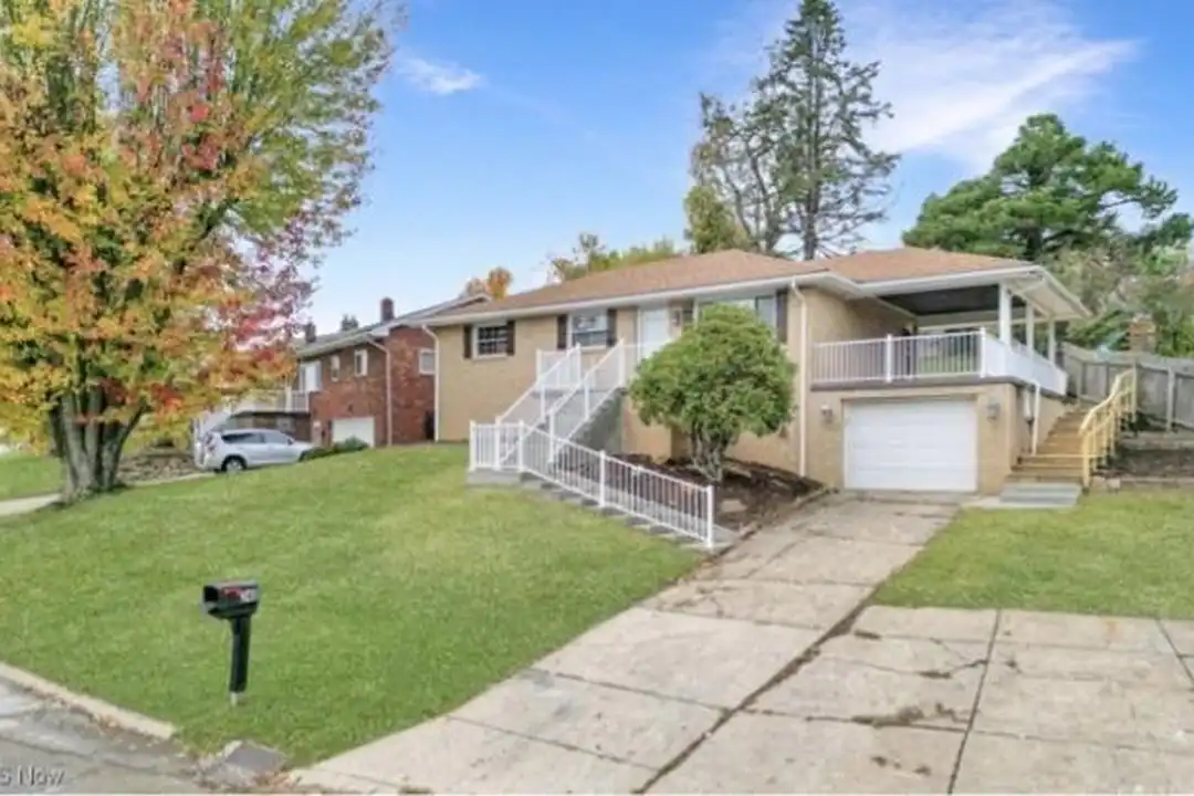 240 Stardust Dr – photo 1 of 23