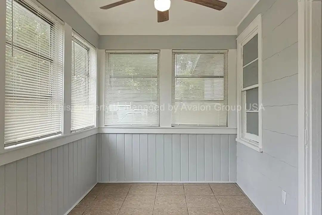 912 Saratoga Blvd – pohled 3
