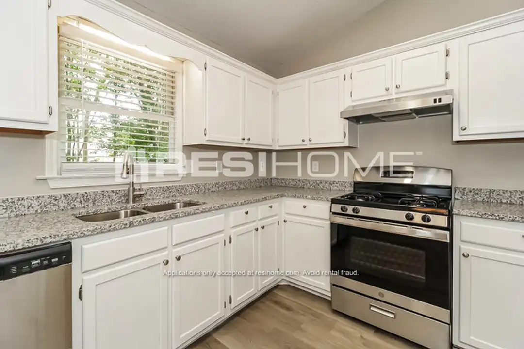 232 Wesley Mill Ln - View 4