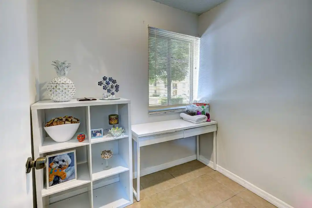 304 Gardens Dr - View 5