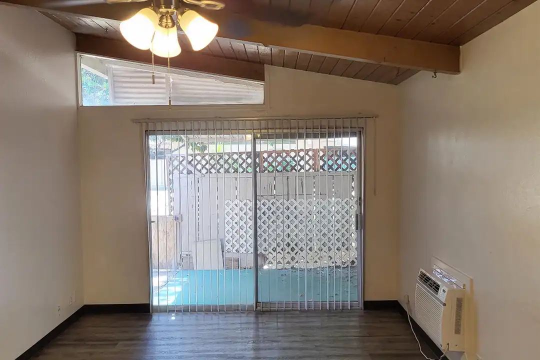 1728 W Shaw Ave – photo 1
