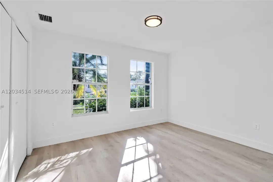407 NW 45th St - More